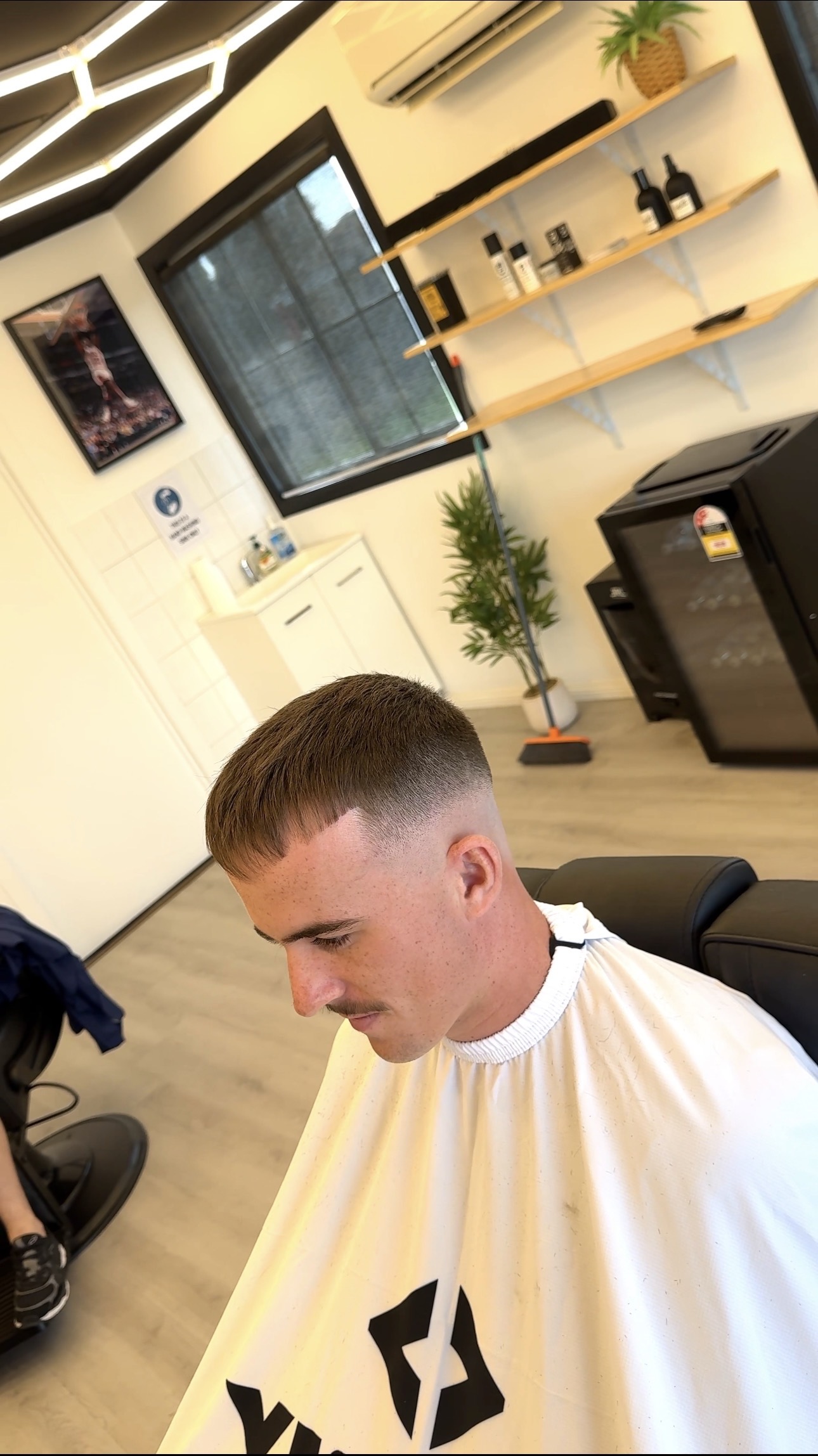 Mullet with a tapered neck, finished